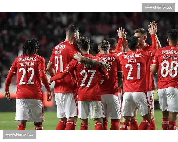 聚焦豪门对决赛前情报解析与胜负走势前瞻战术布局与关键球员状态评估 - 副本 - 副本